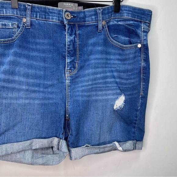 Torrid Denim Cut off Jean Shorts Size 20 - Picture 3 of 9